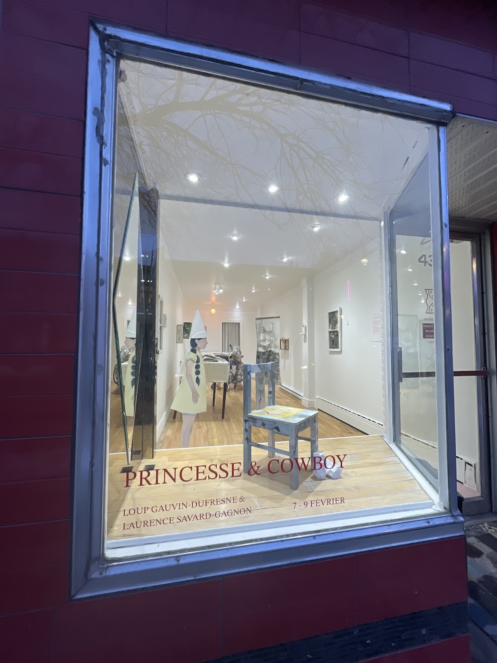 front window of Entretemps gallery 